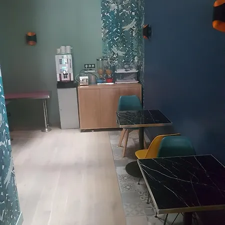 Hotel Panam Gambetta- Place Gambetta-mairie Du 20 Emme Paris