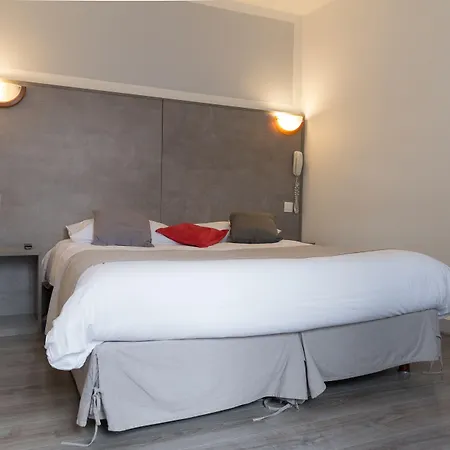 Gambetta- Panamhotel-pere Lachaise מלון 3*