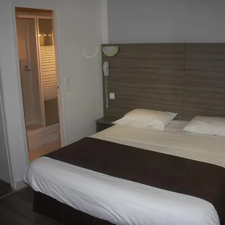 Hotel Panam Gambetta- Place Gambetta-mairie Du 20 Emme