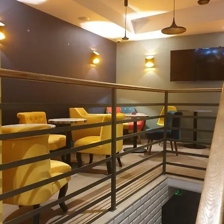 Hotel Panam Gambetta- Place Gambetta-mairie Du 20 Emme Paris