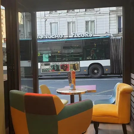 Panam Gambetta- Place Gambetta-mairie Du 20 Emme 3* Paris