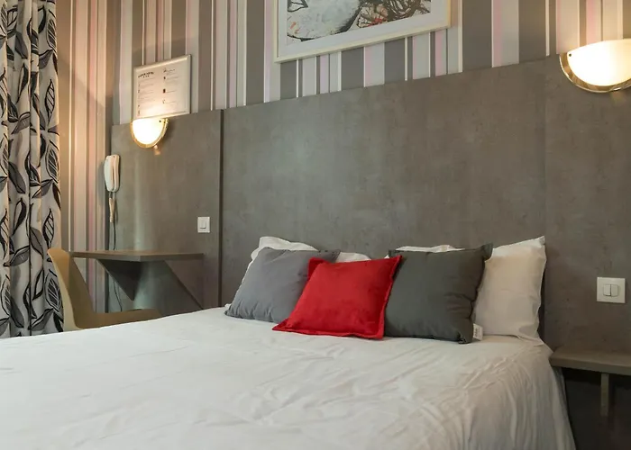 Panam-pere Lachaise-place Gambetta-hopital Tenon-republique ホテル パリ