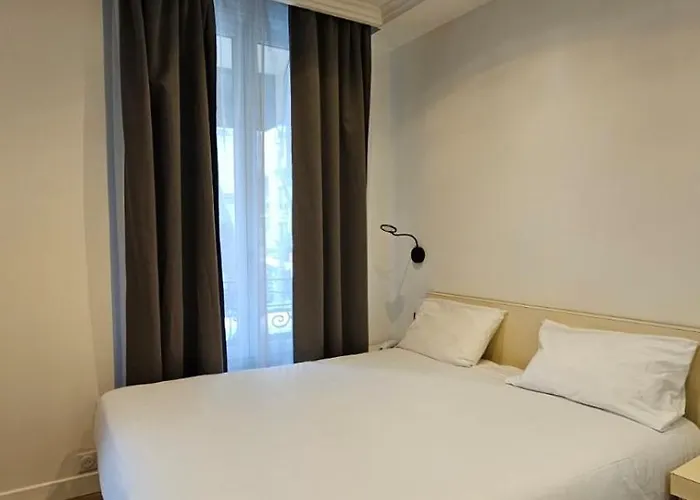 Panam-pere Lachaise-place Gambetta-hopital Tenon-republique ホテル