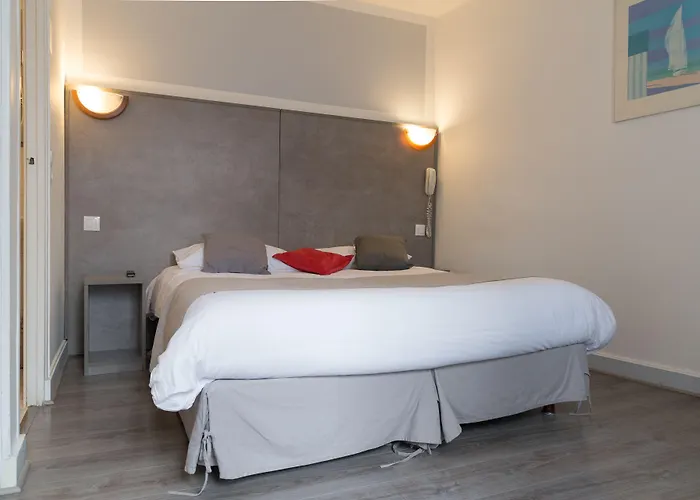 Panam-pere Lachaise-place Gambetta-hopital Tenon-republique ホテル 3*