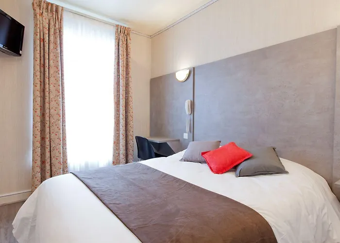 Panam-pere Lachaise-place Gambetta-hopital Tenon-republique 3* パリ